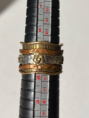 Floral Band three-tone spinner ring, wavy brass & copper accents. Sz 9